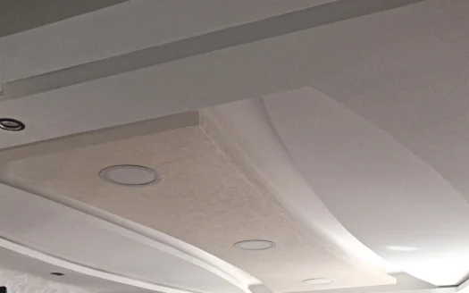 شقة جميلة للبيع بالدار البيضاء – إقامة التوحيد طريق رحمة، طابق سفلي ومساحة 54م²