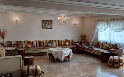 شقة واسعة للبيع بفاس – مساحة 216م² بحي أكدال قرب شارع علال بن عبد الله