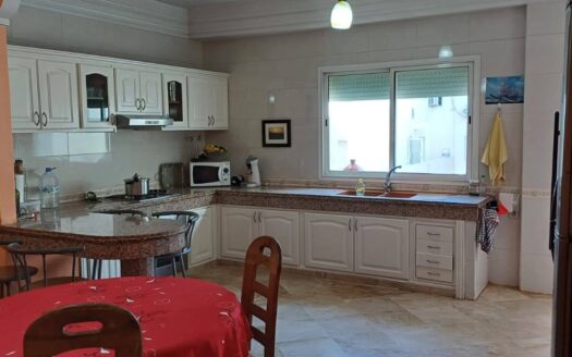 شقة واسعة للبيع بفاس – مساحة 216م² بحي أكدال قرب شارع علال بن عبد الله