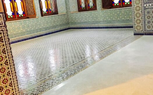 فيلا فاخرة للبيع بفاس – موقع مميز قرب كلينيك النخيل ومساحة 1000م²