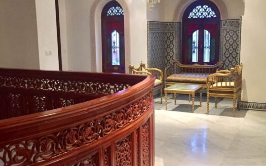 فيلا فاخرة للبيع بفاس – موقع مميز قرب كلينيك النخيل ومساحة 1000م²